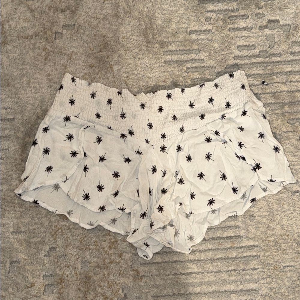 Olivaceous White Shorts with Black Palm‎ Design Size Medium